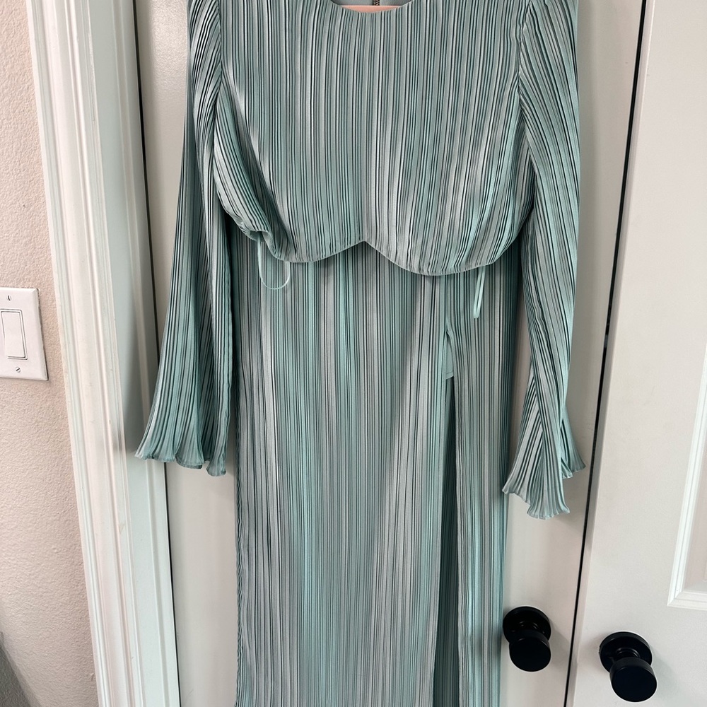 AIIFOS Green Pleated Set - Medium - Picture 2 of 7